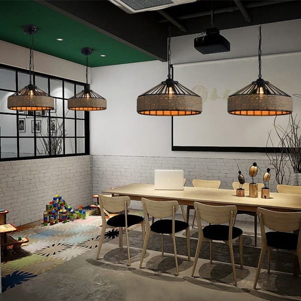 Halat sarımlı konik sarkıt avize modeli, siyah metal jüt kaplı kafe ve restoran masası aydınlatması