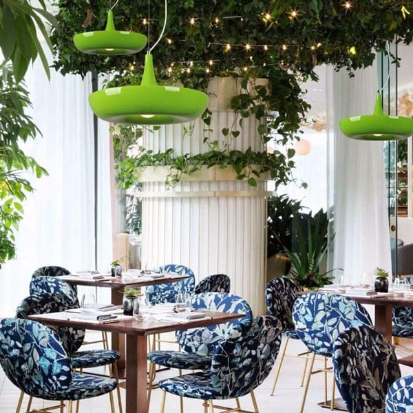 Saksılı sarkıt avize modeli, beyaz metal bitki hazneli kafe ve restoran salonu aydınlatması