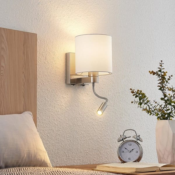 Beyaz kumaş silindir şapkalı mat nikel gövdeli aplik, yatak odası ve otel okuma ışıklı aydınlatma