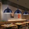 Siyah yarım küre sarkıt avize modeli, sade metal gövdeli restoran ve kafe masası aydınlatması