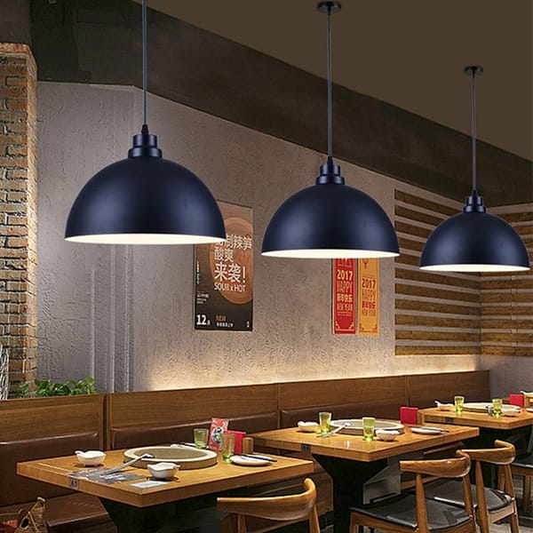 Siyah yarım küre sarkıt avize modeli, sade metal gövdeli restoran ve kafe masası aydınlatması